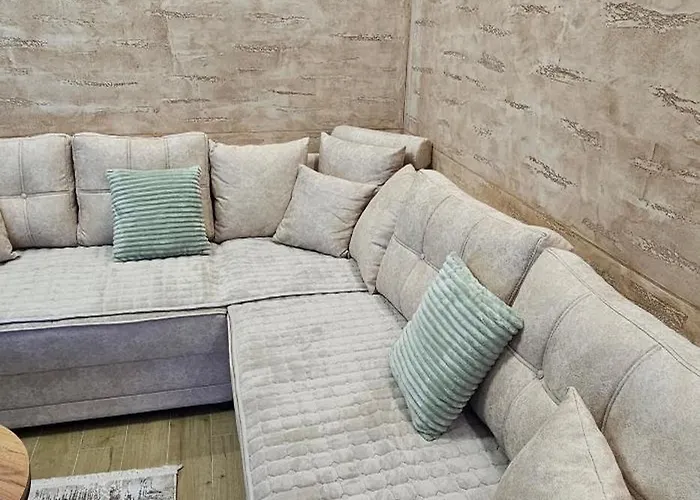 Hill Isidorovic Ll Appartement *